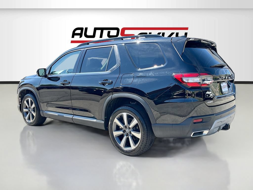 Used 2025 Honda Pilot Elite image 5