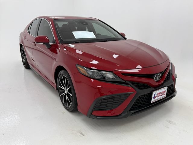 Used 2024 Toyota Camry SE w/ Convenience Package FWD image 2