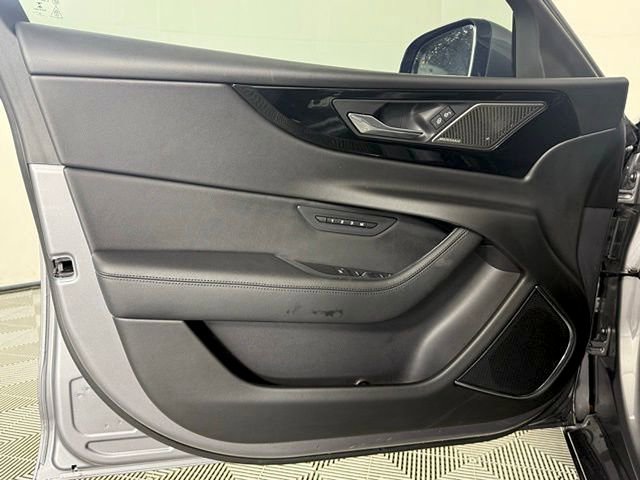 Used 2020 Jaguar XE S RWD image 27