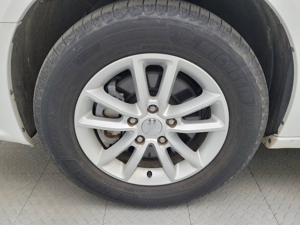 Used 2016 Dodge Grand Caravan SXT w/ Rear Park Assist Package image 31