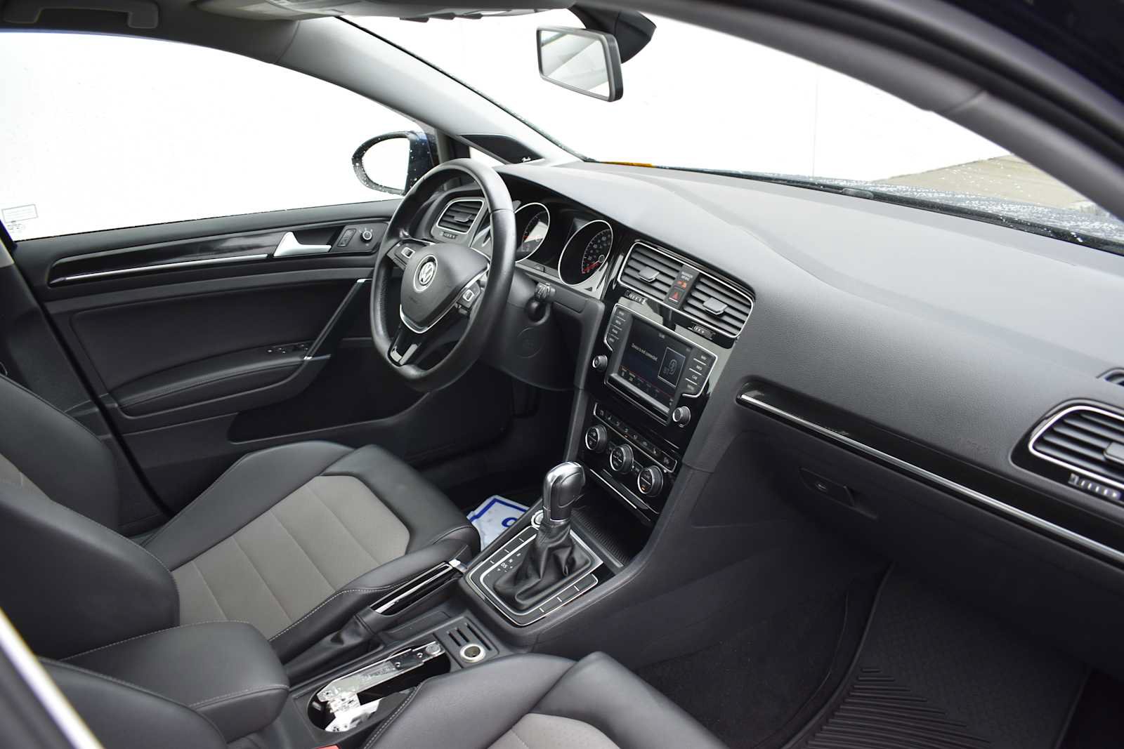 Used 2015 Volkswagen Golf TDI SEL FWD image 10