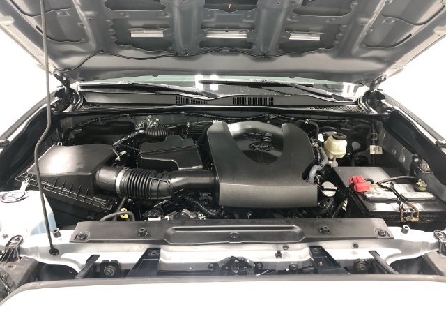 Used 2020 Toyota Tacoma TRD Sport w/ TRD Premium Sport Package AWD/4WD image 25