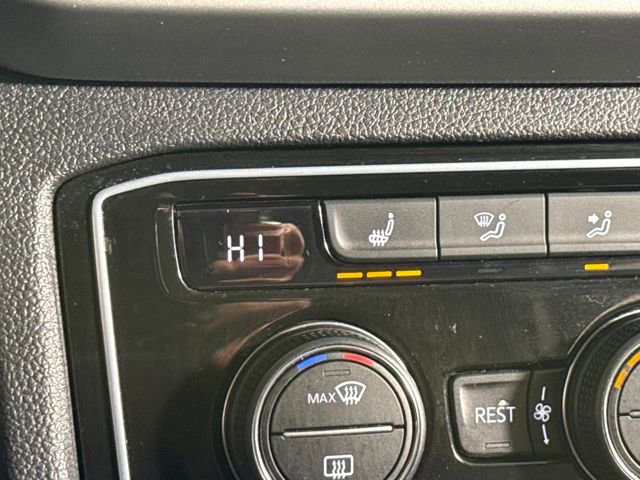 Used 2023 Volkswagen Atlas SE w/ Black Wheel Package image 35