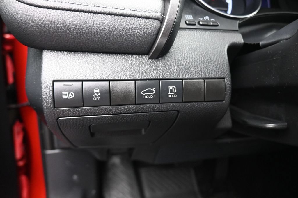 Used 2020 Toyota Camry SE w/ Sunroof Package FWD image 27