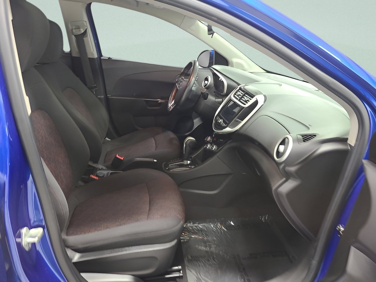 Used 2019 Chevrolet Sonic LT w/ Convenience Package FWD image 9