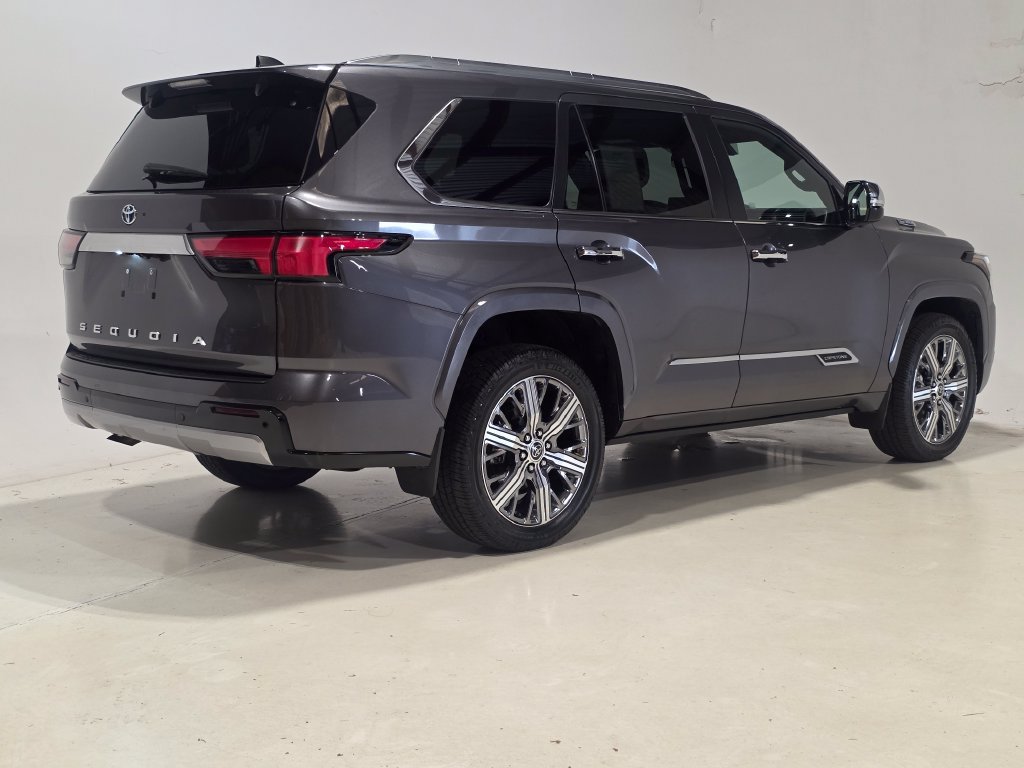 Used 2024 Toyota Sequoia Capstone AWD/4WD image 5
