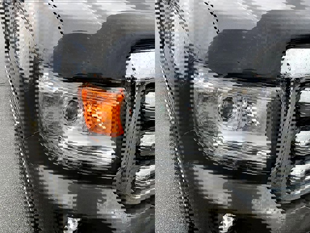 Used 2019 GMC Canyon SLT w/ Driver Alert Package AWD/4WD image 30