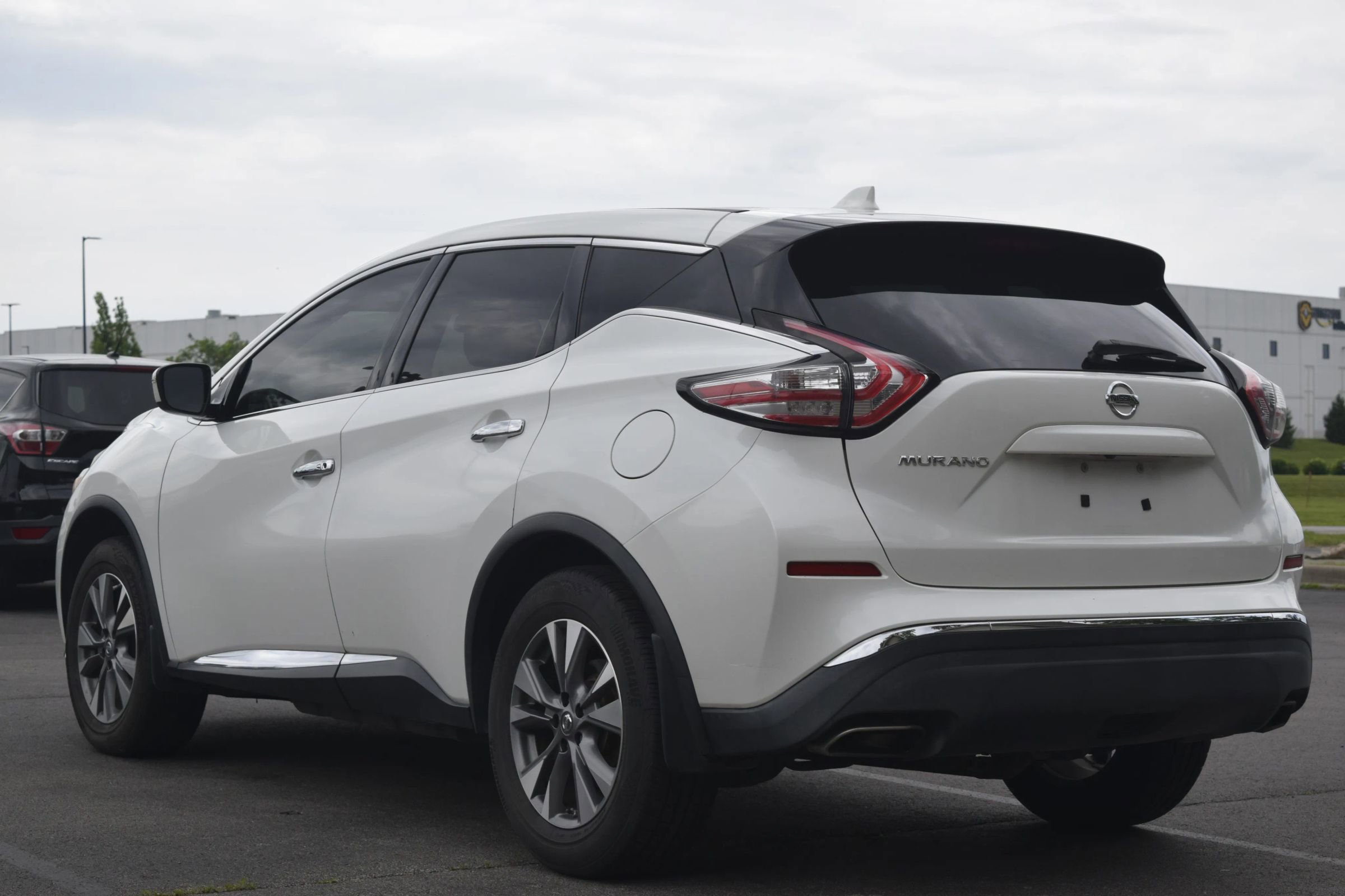 Used 2016 Nissan Murano S w/ Navigation Package FWD image 2