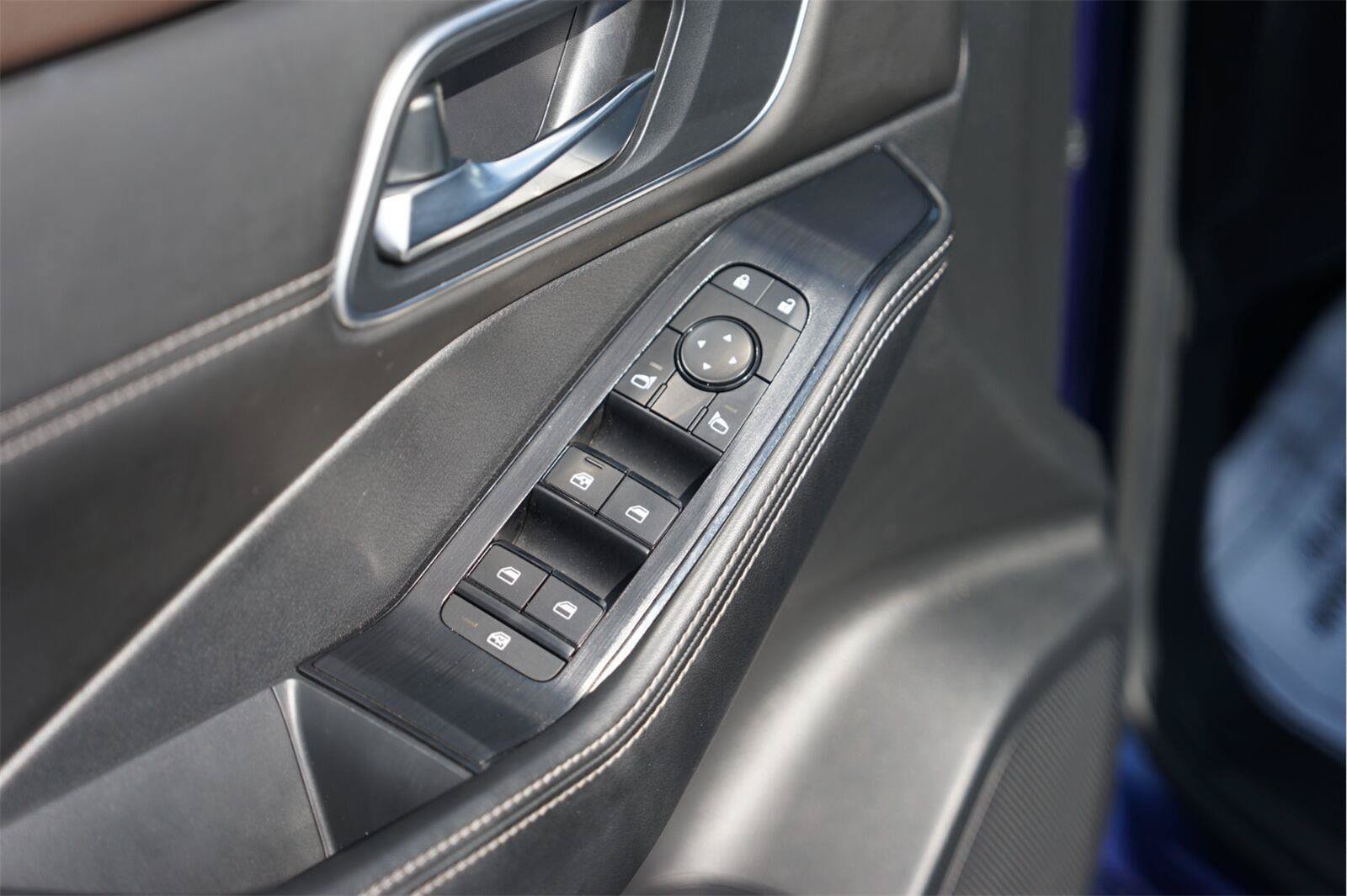Used 2021 Nissan Rogue SV w/ Premium Package FWD image 30