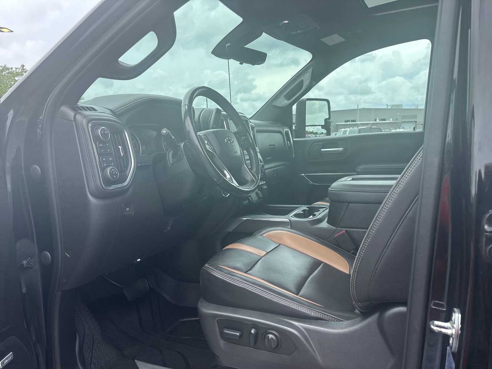 Used 2022 Chevrolet Silverado 2500 LTZ w/ Carhartt Edition AWD/4WD image 13