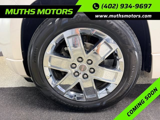 Used 2013 GMC Acadia Denali FWD image 17