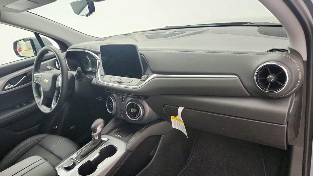 New 2025 Chevrolet Blazer LT w/ Sound & Technology Package image 32
