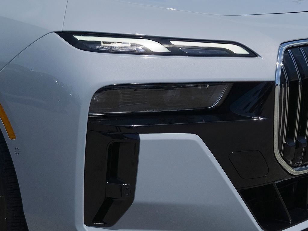 Used 2024 BMW 740i w/ Premium Package image 6