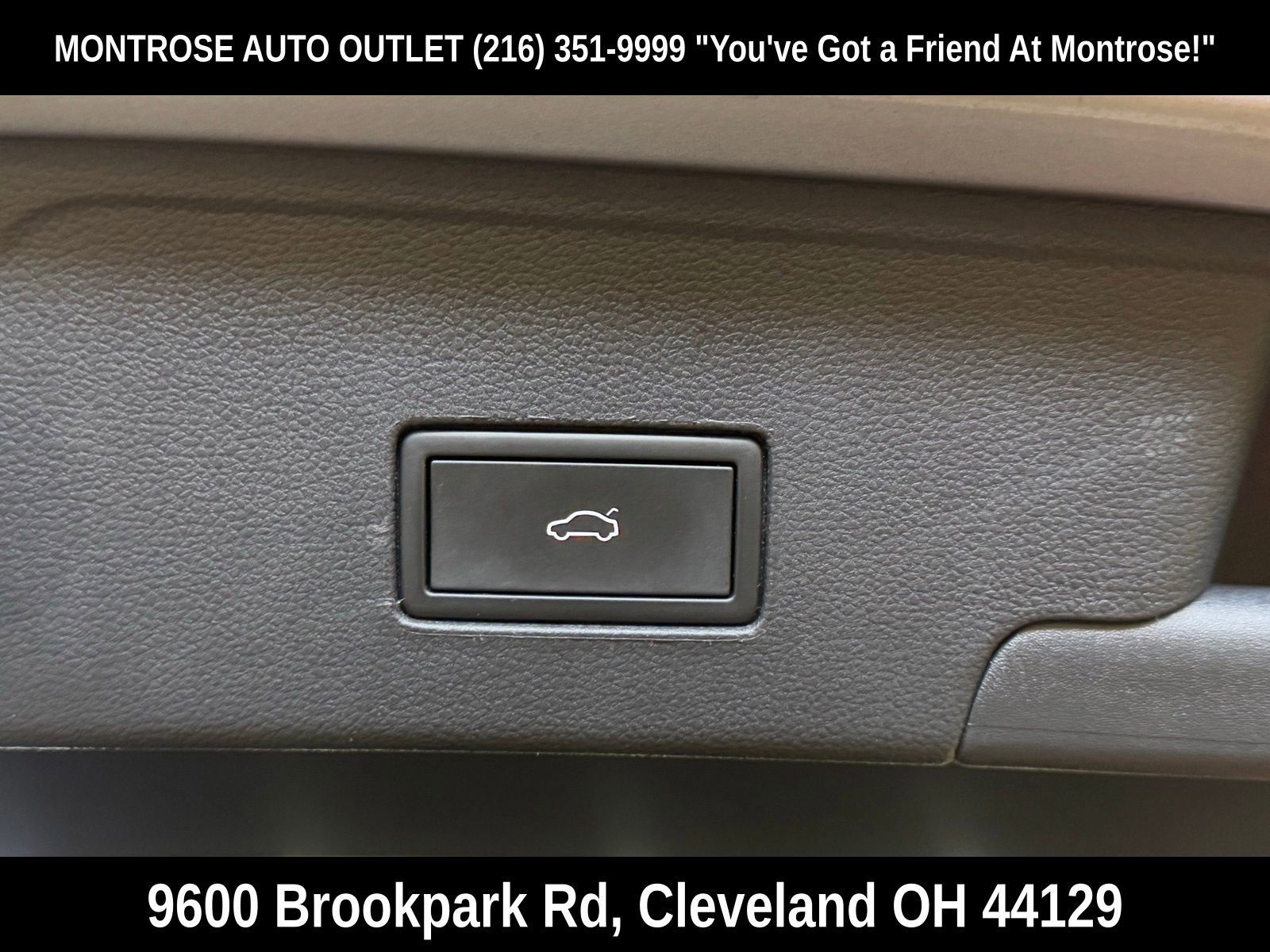 Used 2022 Volkswagen Atlas Cross Sport SEL R-Line image 41