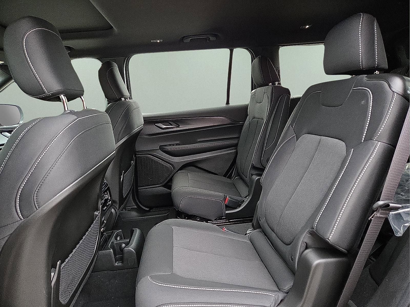 New 2025 Jeep Grand Cherokee L Laredo w/ Luxury Tech Group I image 11
