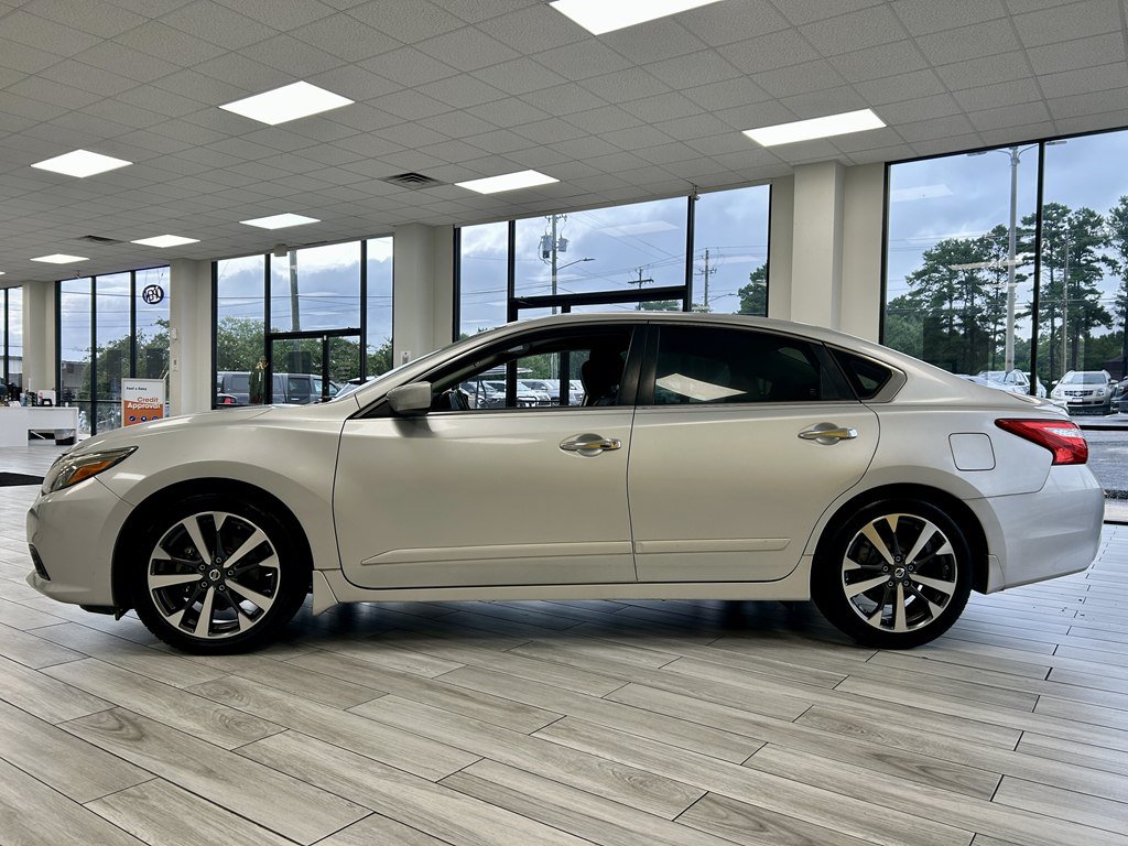 Used 2016 Nissan Altima 2.5 SR FWD image 4