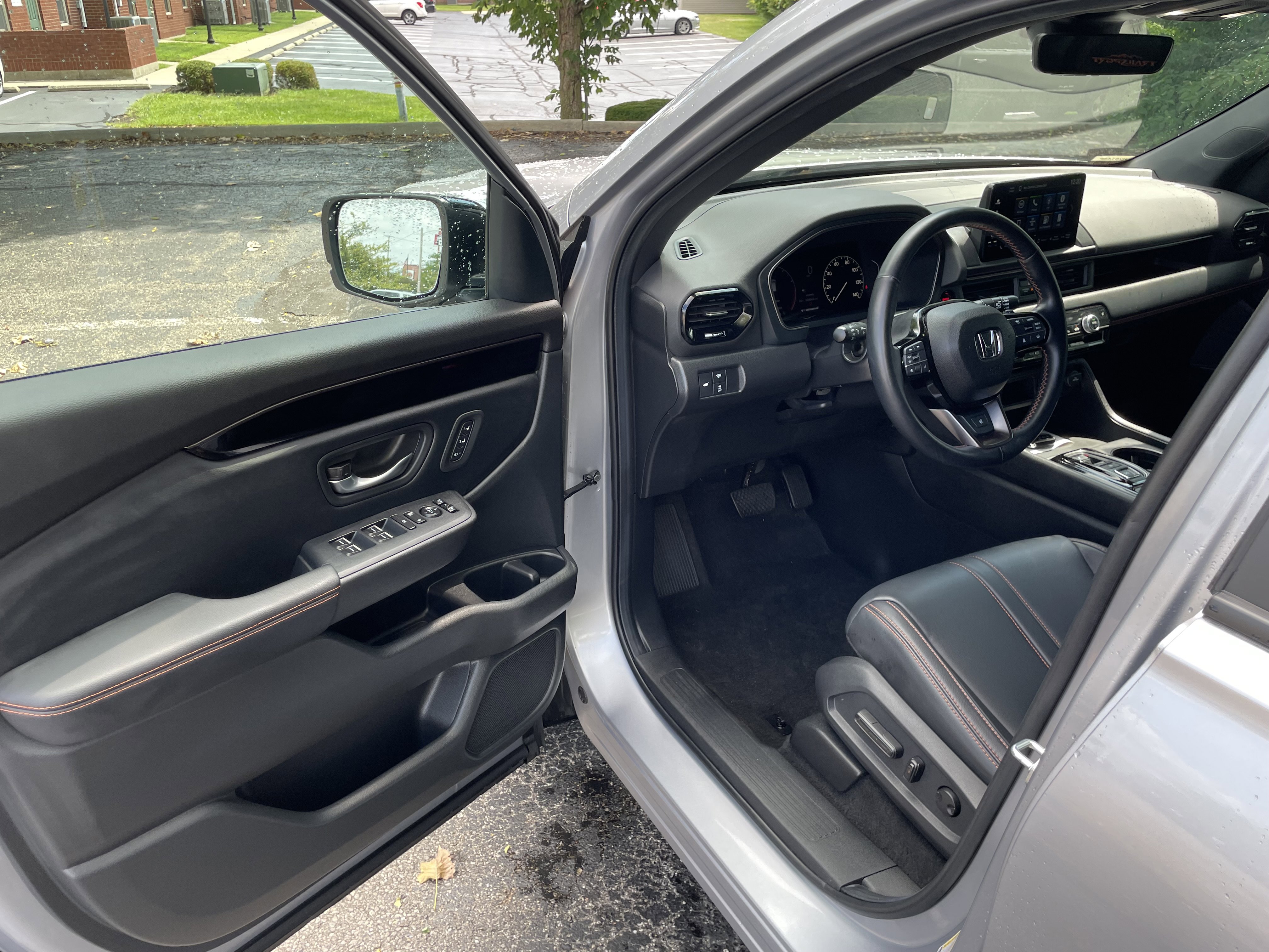 Certified 2024 Honda Pilot TrailSport image 11