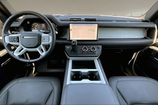 Used 2025 Land Rover Defender 110 X-Dynamic SE image 7
