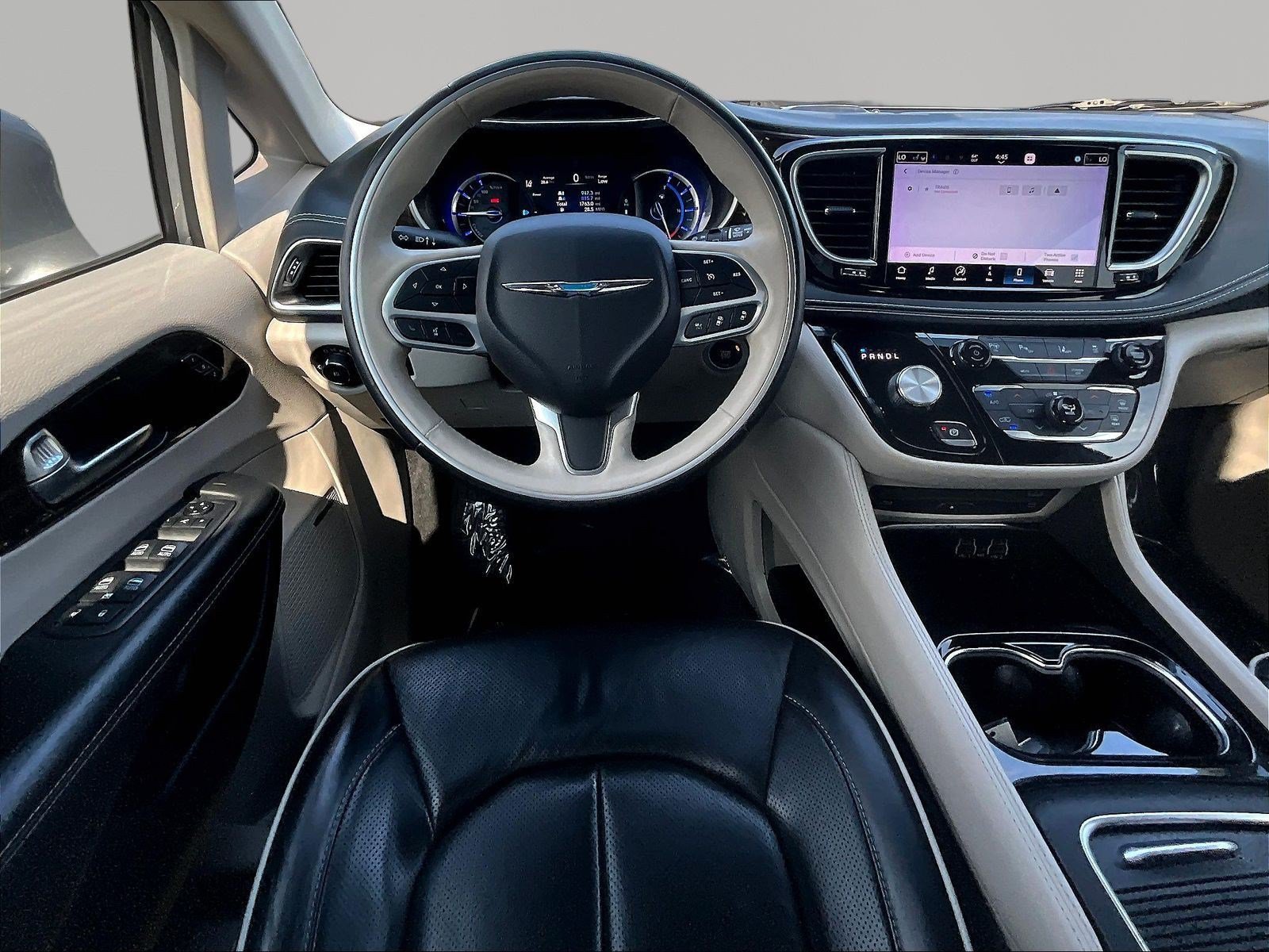 Used 2021 Chrysler Pacifica Limited w/ Uconnect Theater Family Group FWD image 8