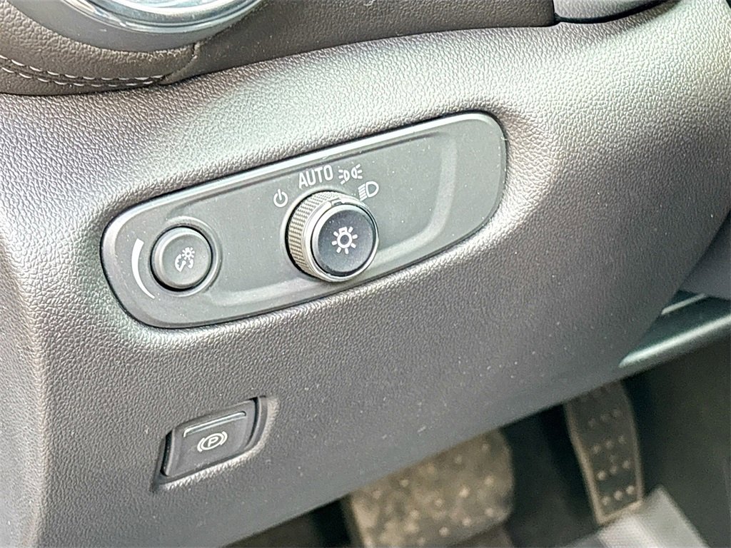 Used 2023 Chevrolet Blazer LT w/ Convenience Package image 10