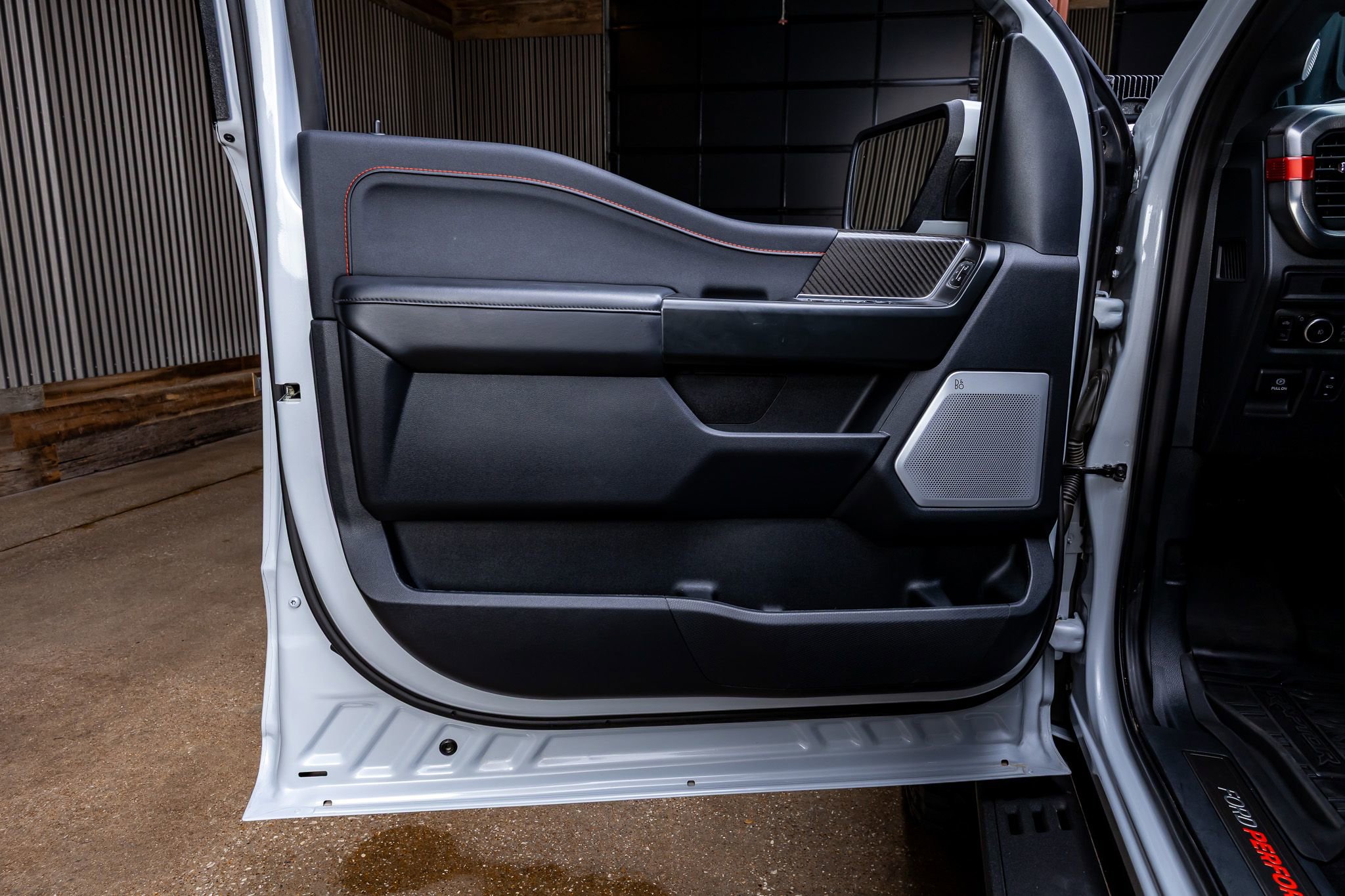 Used 2025 Ford F150 Raptor AWD/4WD image 37