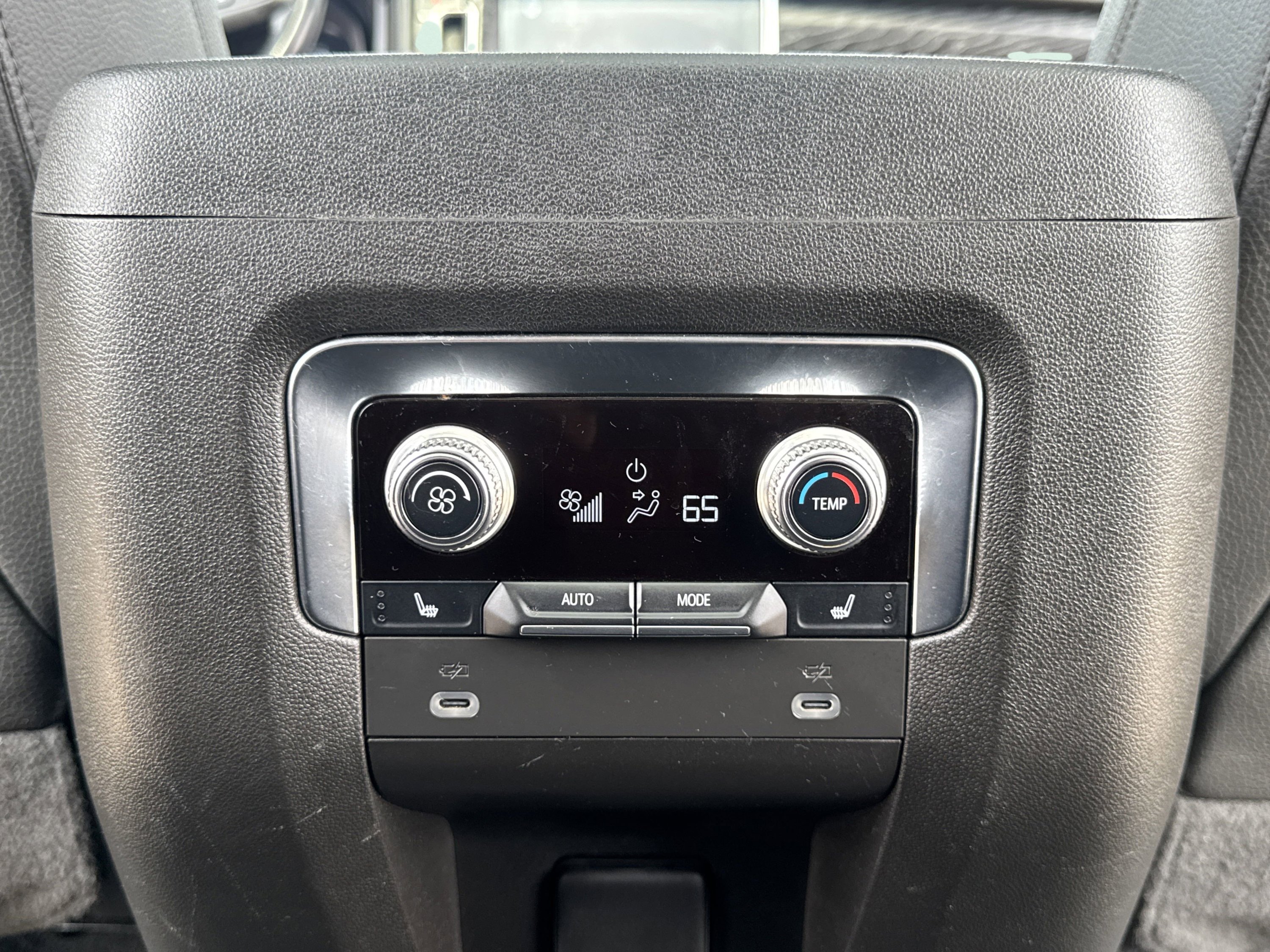 Used 2022 GMC Yukon Denali image 36