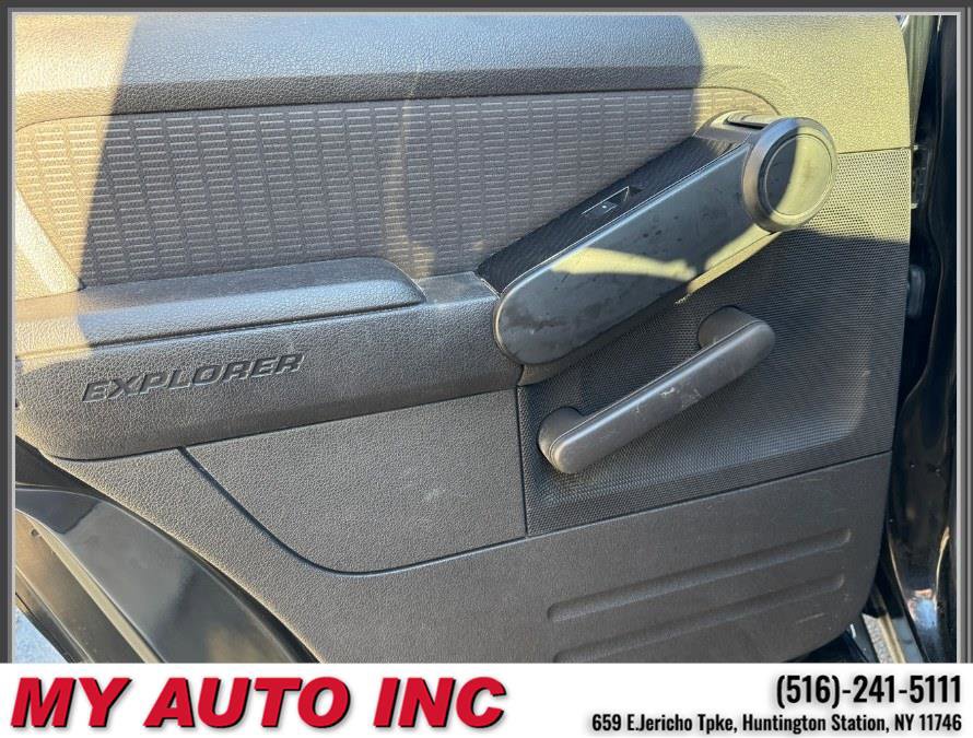 Used 2010 Ford Explorer Sport Trac XLT image 32