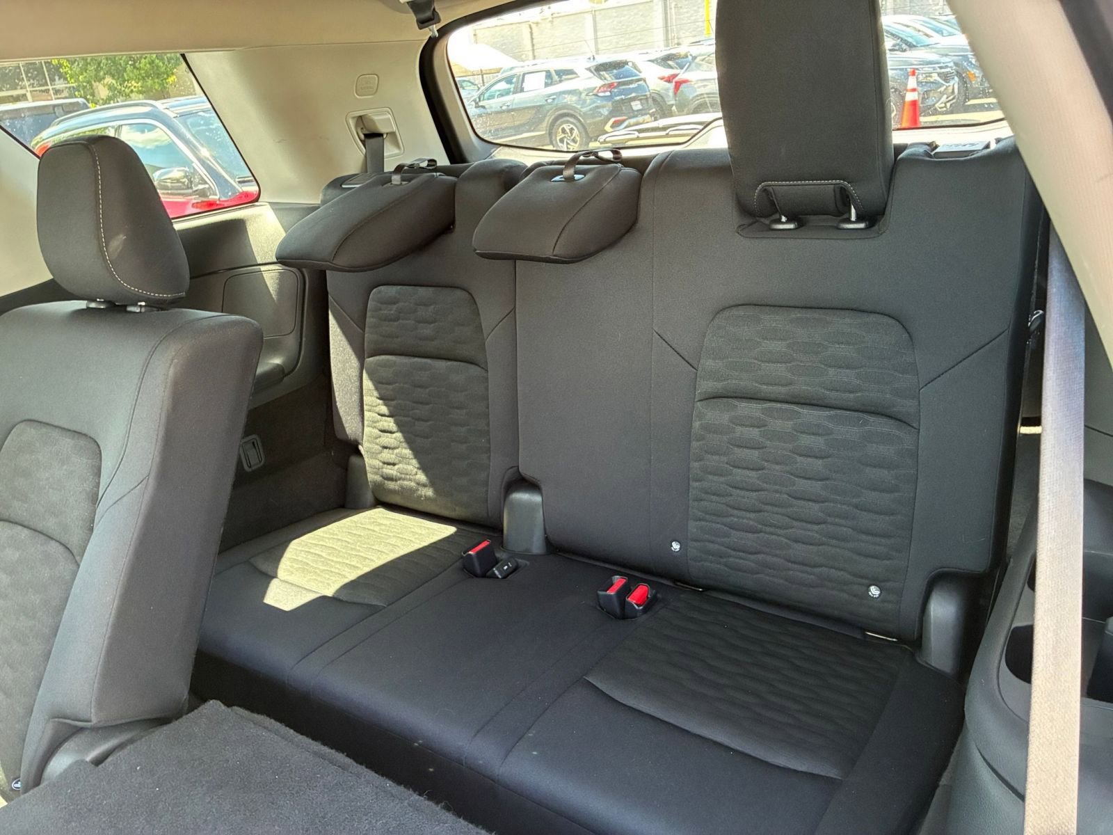 Used 2025 Nissan Pathfinder SV FWD image 31