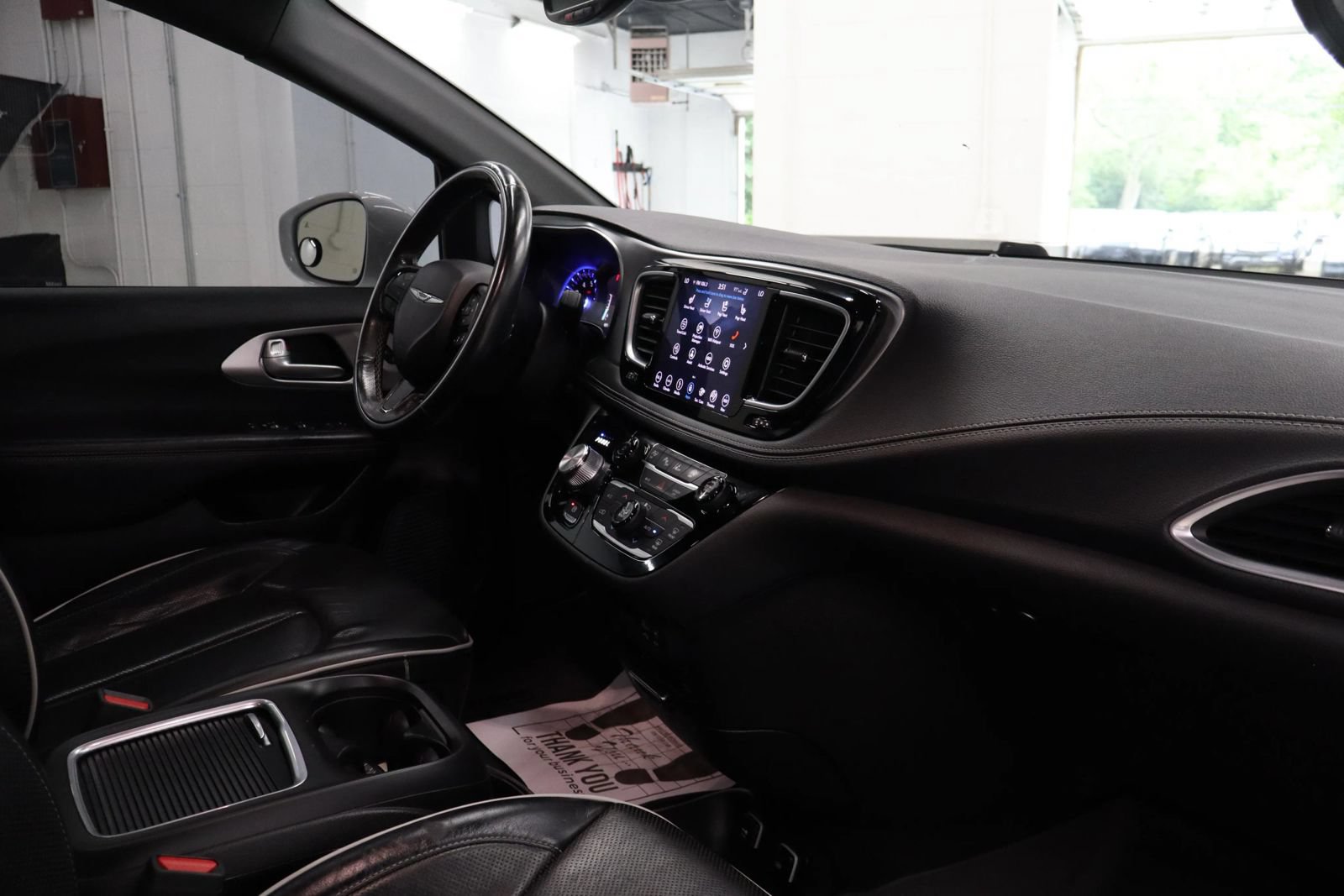 Used 2019 Chrysler Pacifica Limited w/ Advanced Safetytec Group FWD image 35