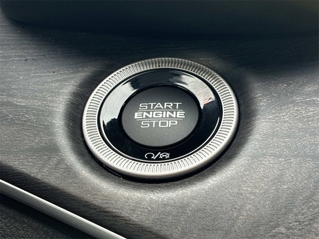 Used 2023 Jeep Grand Cherokee 4WD 4xe image 32