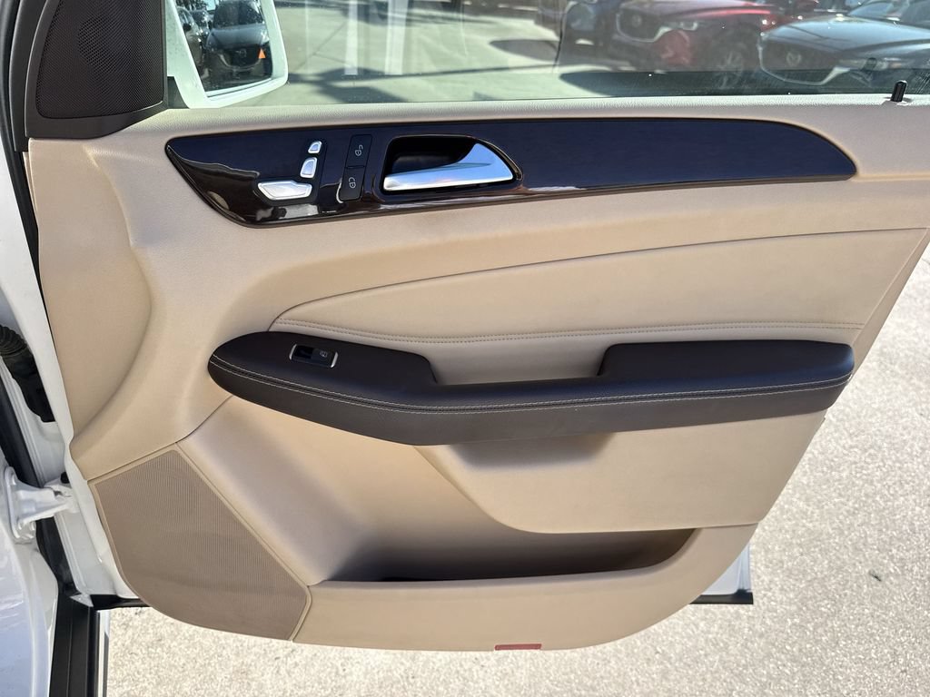 Used 2016 Mercedes-Benz GLE 350 w/ Premium Package image 43
