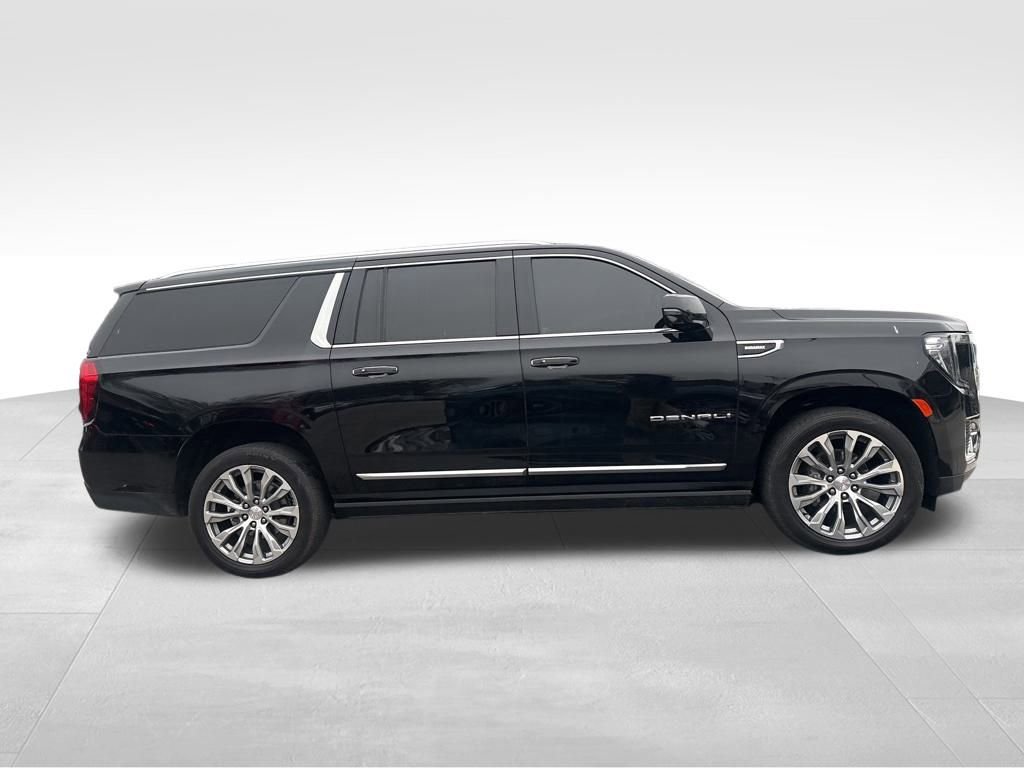 Used 2023 GMC Yukon XL Denali image 7