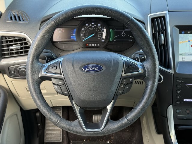 Used 2017 Ford Edge Titanium w/ Equipment Group 301A AWD/4WD image 12