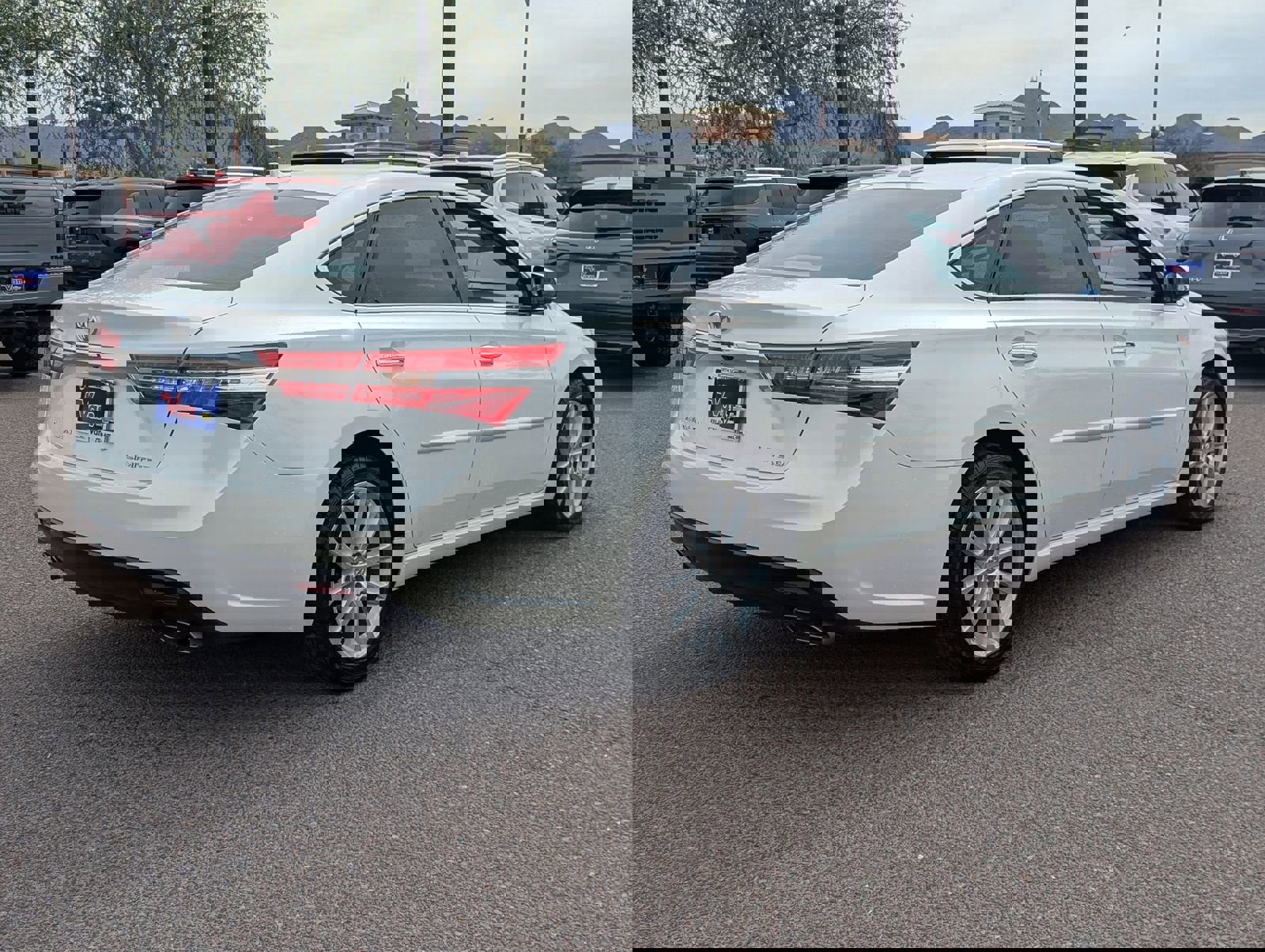 Used 2015 Toyota Avalon Limited image 6