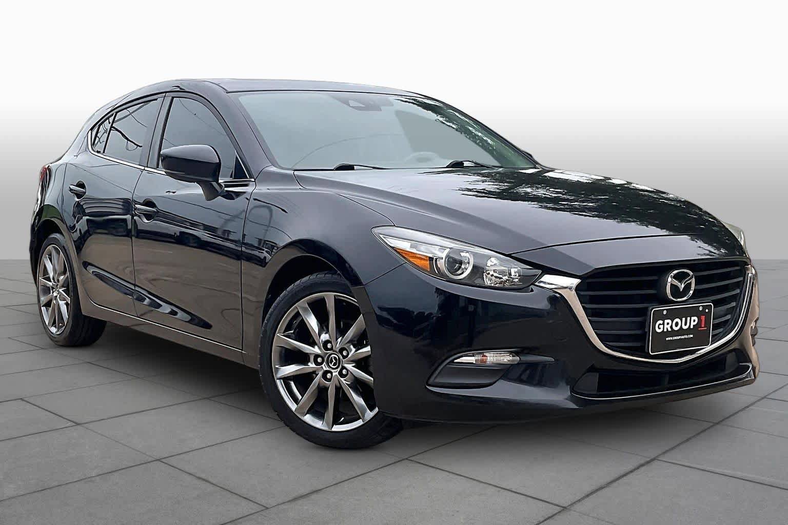 Used 2018 MAZDA MAZDA3 Touring FWD image 3