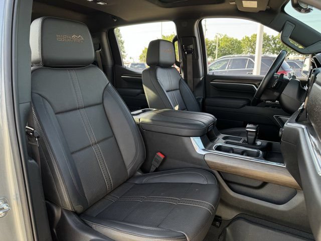 Used 2025 Chevrolet Silverado 1500 High Country AWD/4WD image 34