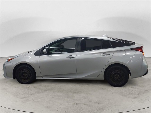 Used 2021 Toyota Prius LE image 2