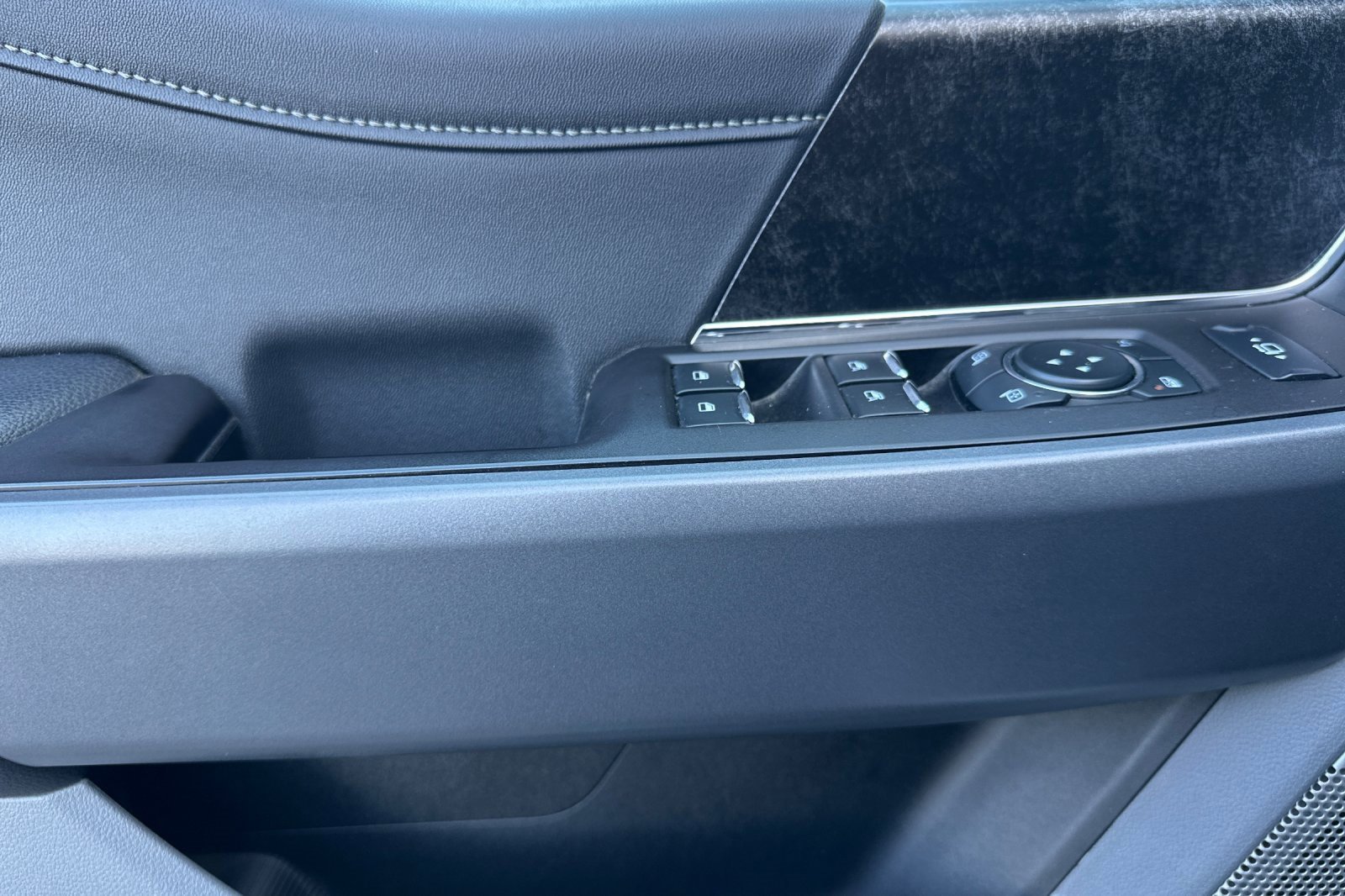 Certified 2023 Ford F350 XLT w/ XLT Premium Package image 11