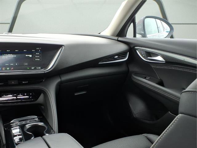 Used 2023 Buick Envision Essence image 12
