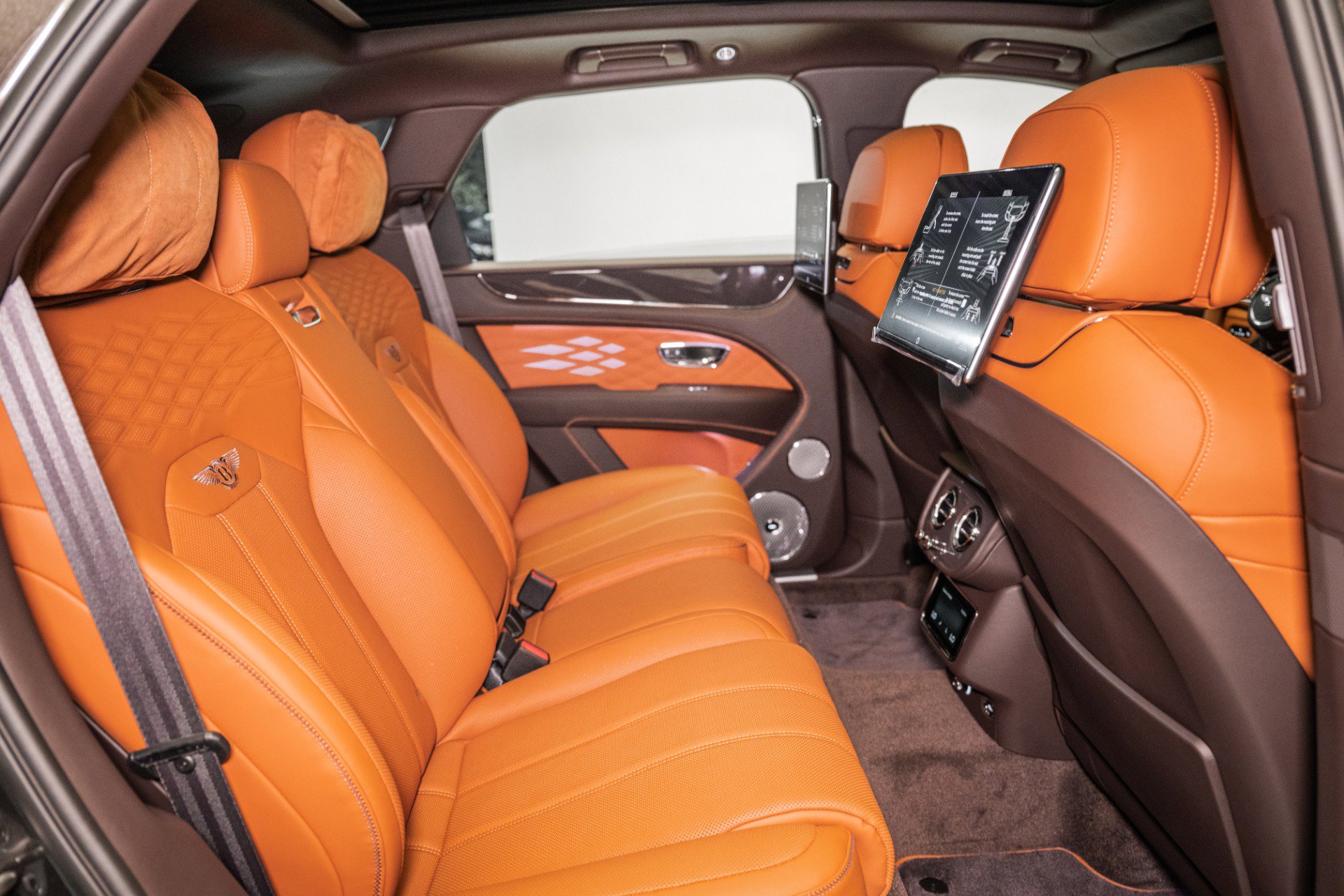 New 2025 Bentley Bentayga image 24