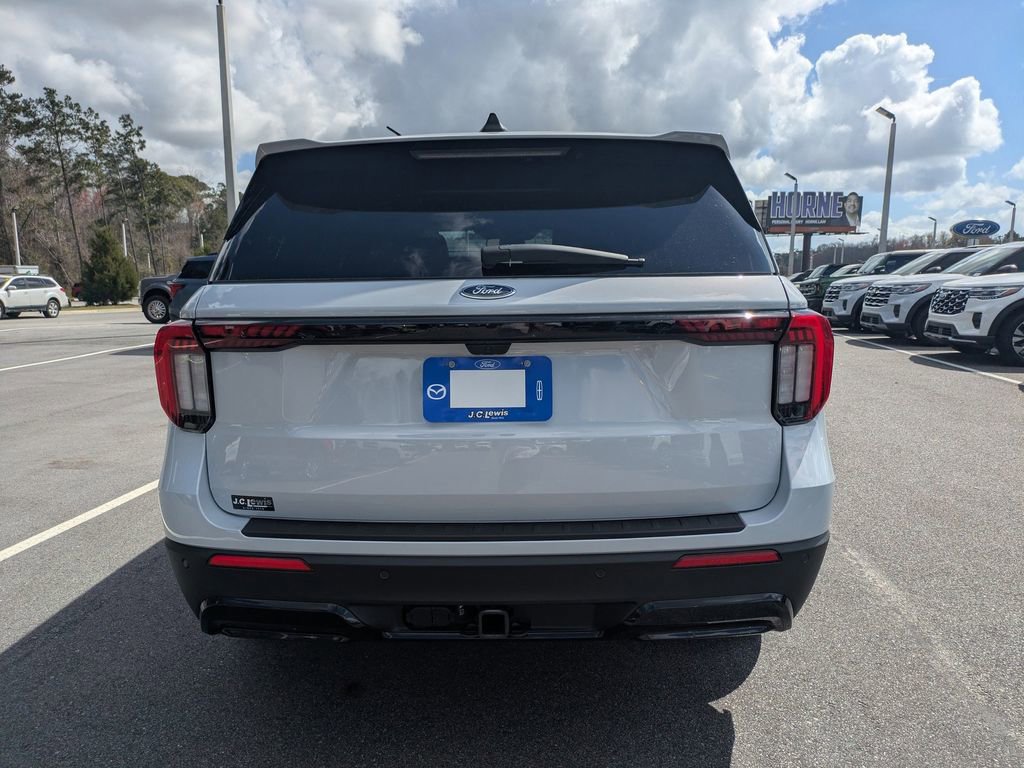 New 2026 Ford Explorer ST-Line w/ ST-Line Street Pack RWD image 5