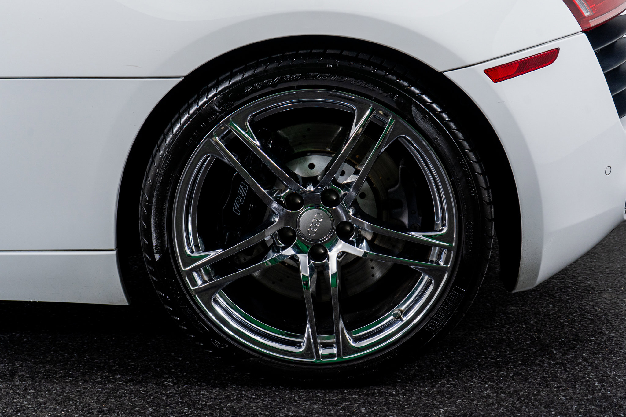 Used 2011 Audi R8 V8 image 19