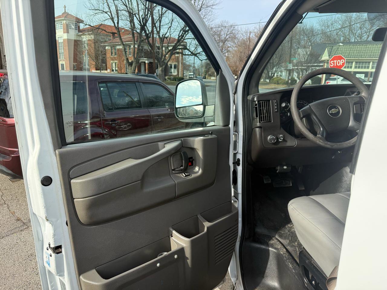 Used 2014 Chevrolet Express 1500 AWD image 9