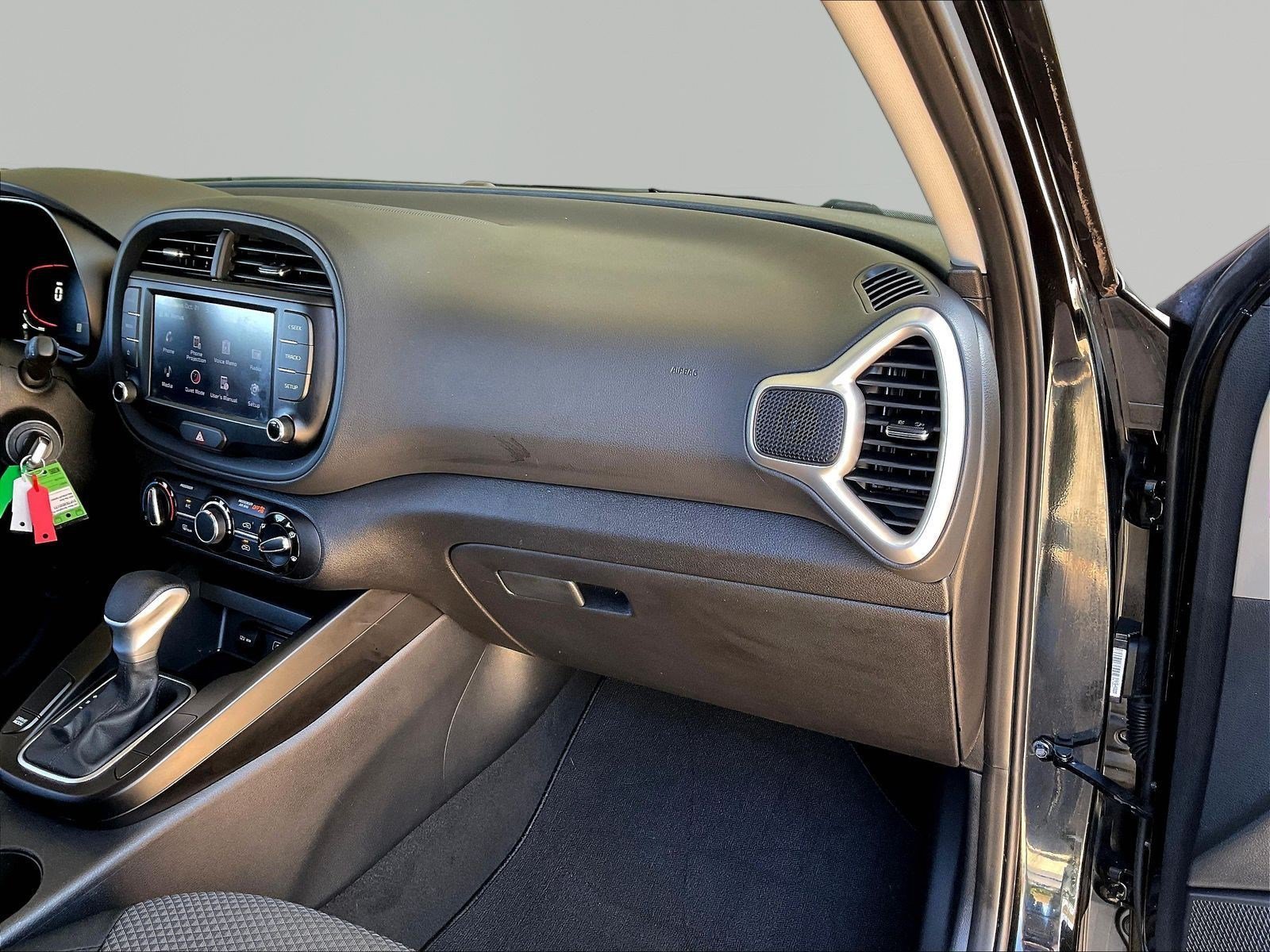 Used 2023 Kia Soul LX w/ LX Technology Package FWD image 24