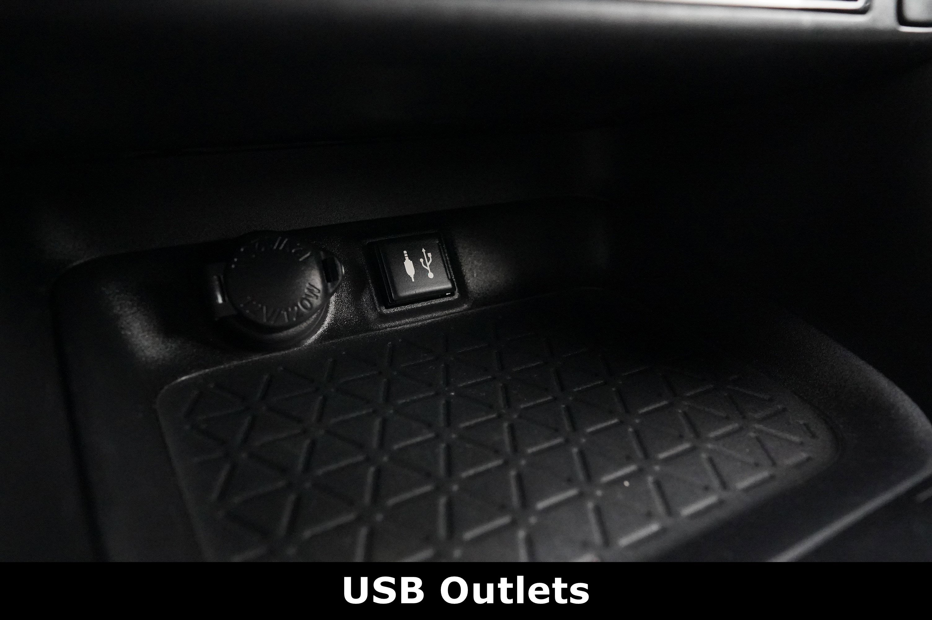 Used 2019 Toyota RAV4 XLE Premium image 10