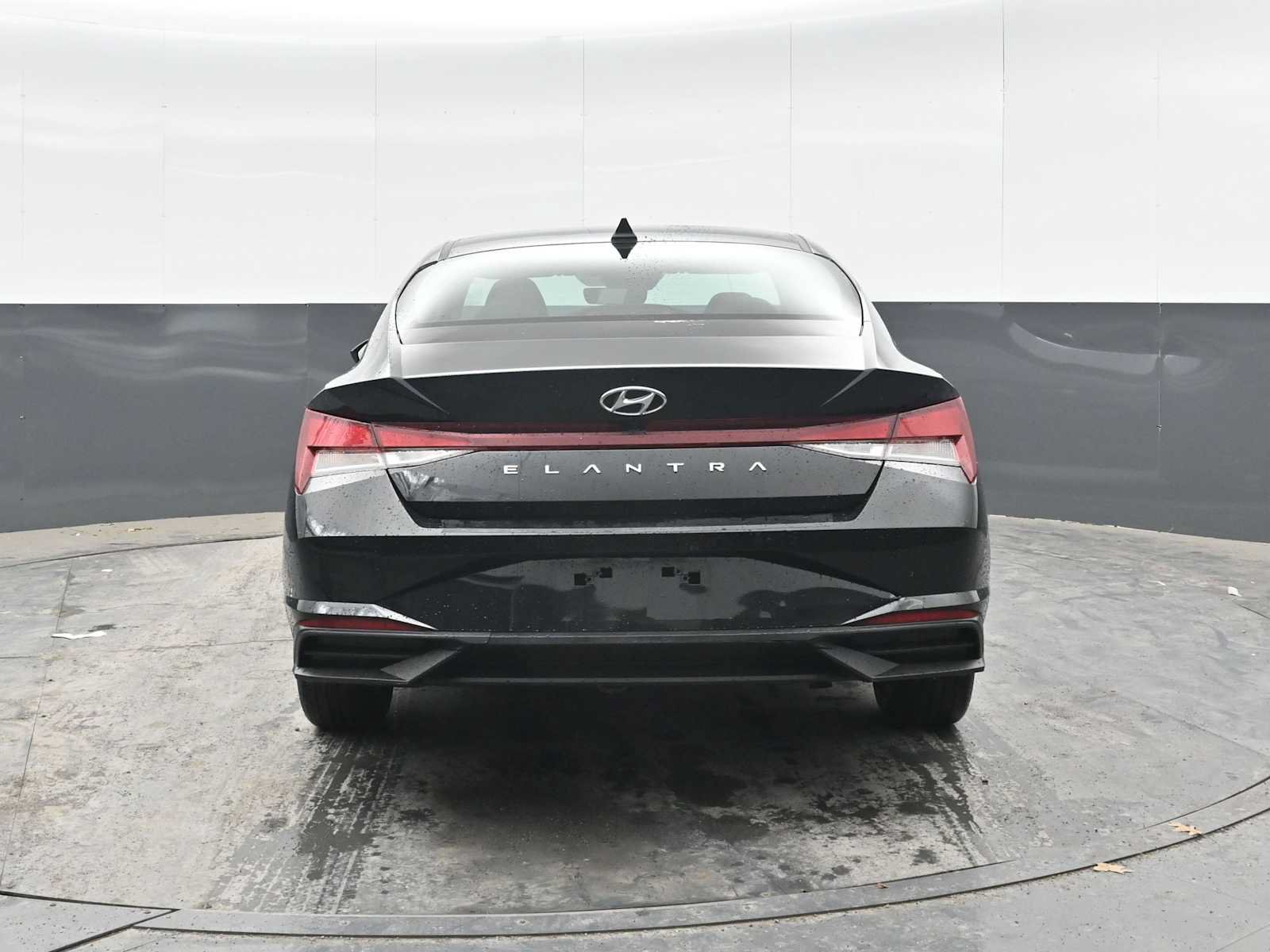 Used 2023 Hyundai Elantra SEL FWD image 11