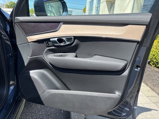 Used 2025 Volvo XC90 B6 Plus AWD/4WD image 16