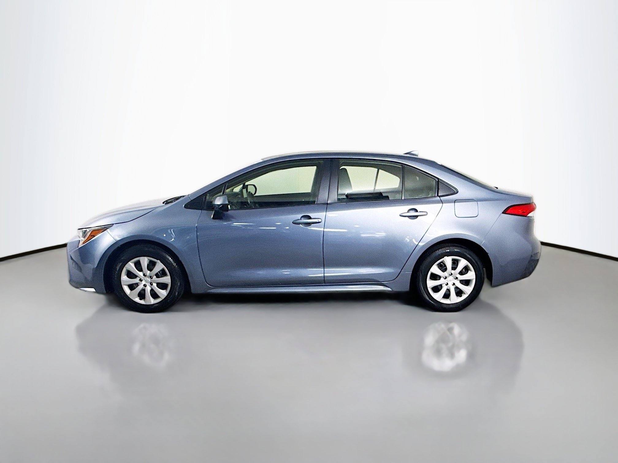 Used 2023 Toyota Corolla LE FWD image 6