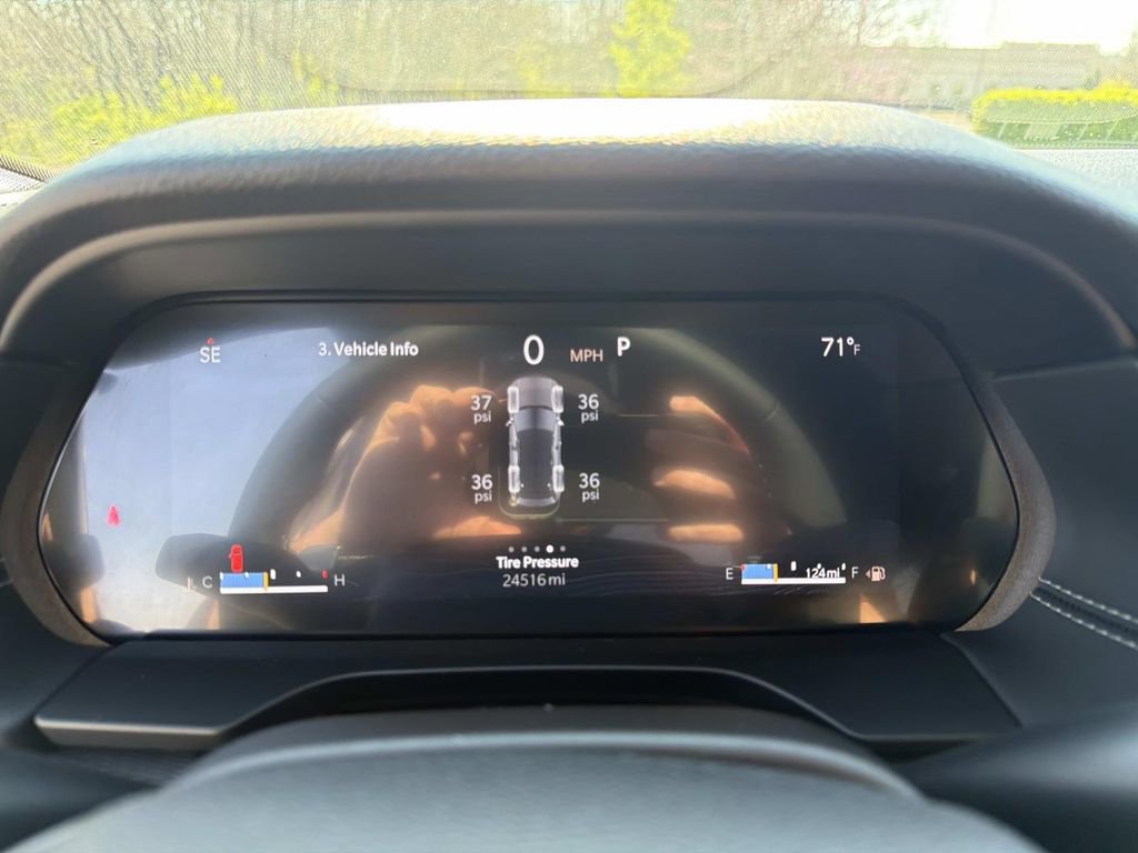 Used 2024 Jeep Grand Cherokee Laredo image 29