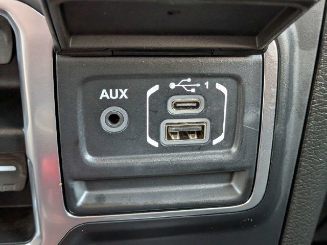 Used 2019 Jeep Wrangler Unlimited Sahara w/ Quick Order Package 24M Moab AWD/4WD image 30